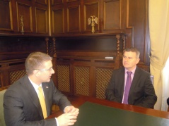 21. фебруар 2013. Председник Народне скупштине у разговору са амбасадором Словеније у Србији